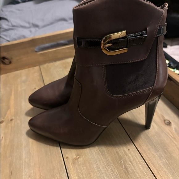 Via Spiga Shoes - Quiet Luxury Sleek Girly Femme Via Spiga Chocolate Heeled Booties US 8.5